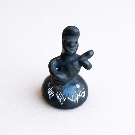 Mujer Guitarrera de Quinchamalí - Mujer Alfarera