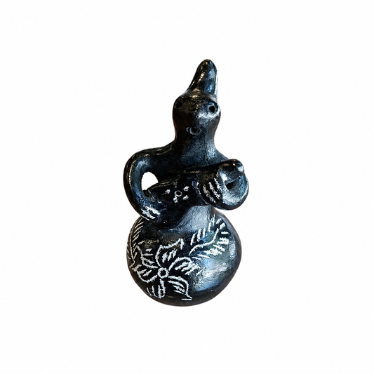 Guitarrera miniatura 8cm alto. Mujeres Alfareras Quinchamalí
